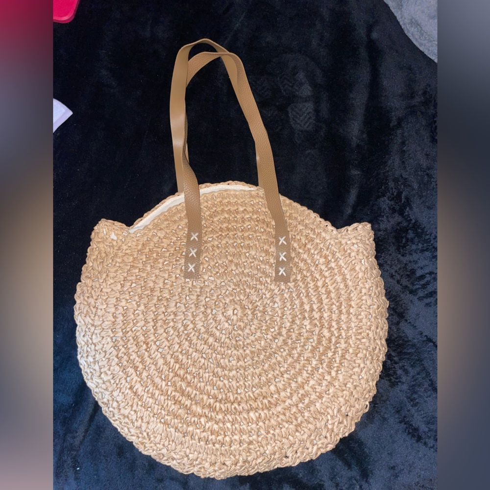 Charlotte Russe straw round bag